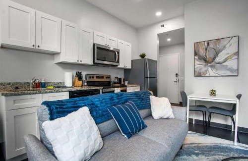Cultural District Apartment | CozySuites Stunning 1BR in Downtown Pitts #29