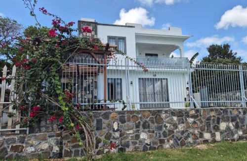 Port Louis Villa | Crab's Cove beachfront villa with pool by IHR