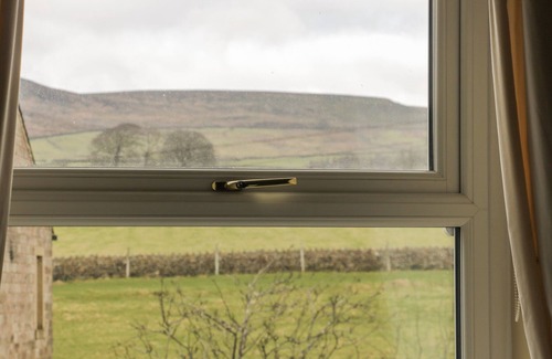 Embsay Cottage | CRAG VIEW COTTAGE, pet friendly, character holiday cottage in Embsay
