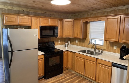 Oakland Cabin | Crappie Fishing, Hunting, ATV Trails, Boating, Fishing, State Park, Camping