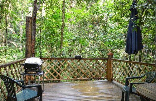 Lake Eacham Cottage | Crater Lakes Rainforest Cottages