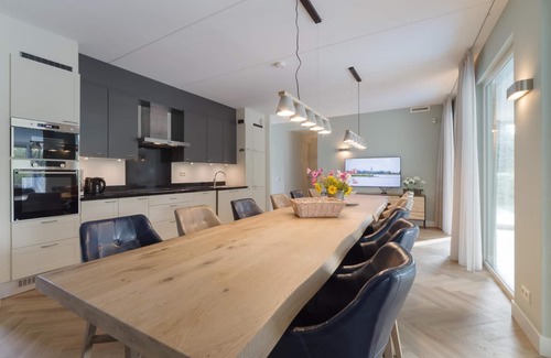 Colijnsplaat Villa | Create memories - Six Bedroom Villa, Sleeps 12