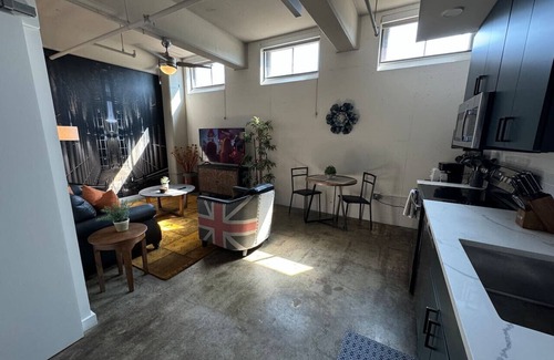 South Richmond Apartment | Creative Corner - 1bd/1ba