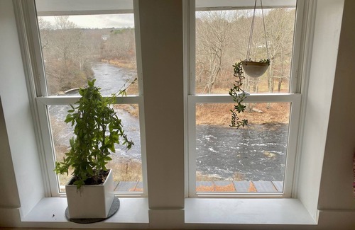 Waldoboro House | Creative winter and spring on a river in Maine