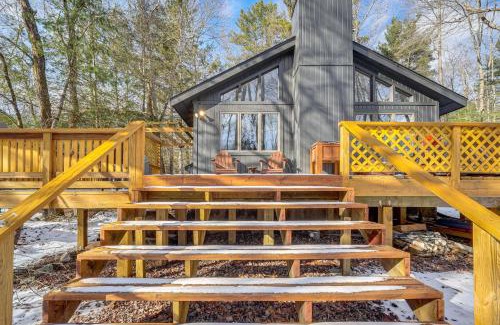 Pocono Pines House | Creek Access and Deck Family Pocono Pines Cottage