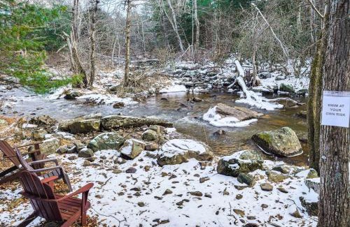 Pocono Pines House | Creek Access and Deck Family Pocono Pines Cottage
