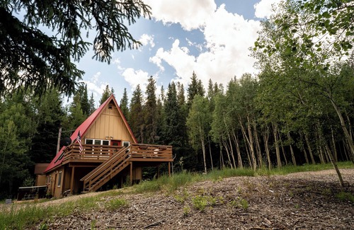 Black Hawk House | Creek Front Mountain Chalet close to Ski Resorts!