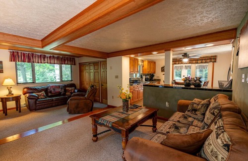 Confluence Cottage | Creek Haven · Magical Stream Side Cottage W/Hot Tub