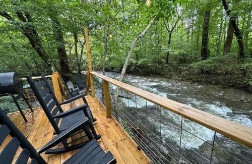 Rocky Grove House | Creekside - 7 Min to Park 20 Min to Gatlinburg