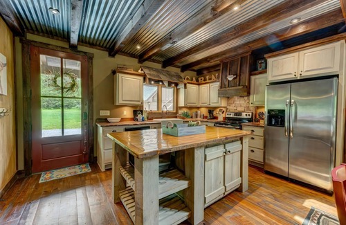 Mineral Bluff House | Creekside Cabin- 10 Mins from Blue Ridge