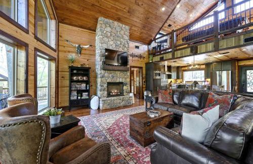Hochatown House | Creekside Cabin Perfect for Family Getaways in Broken Bow, Oklahoma