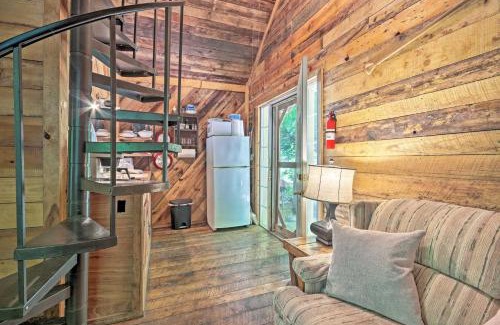 Barnardsville House | Creekside Cabin with Deck in Pisgah Forest!