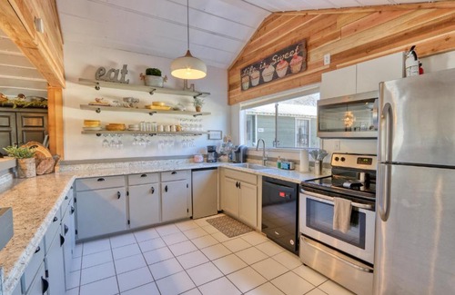 Wimberley House | Creekside Cabins - The Hunter's Lodge