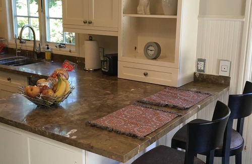 San Carlos House | Creekside Casita walking distance to downtown San Carlos