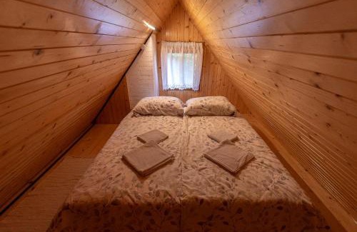 Zabreznica Ski Chalet | Creekside chalet