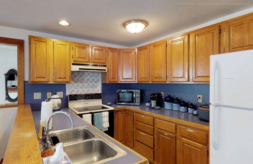 Westhampton Apartment | Creekside Country Comfort, Northampton Access! Lovely apartment sleeps 8