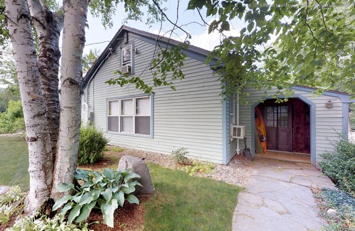 Westhampton Apartment | Creekside Country Comfort, Northampton Access! Lovely apartment sleeps 8