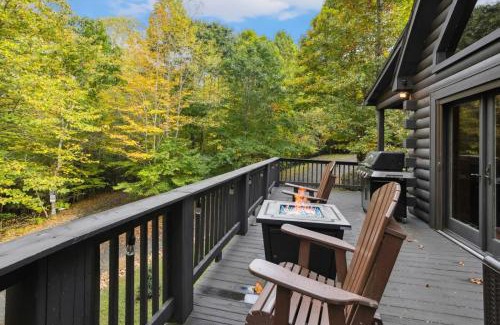 Todd House | Creekside Hideaway
