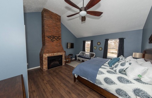 Oneida Hotel | Creekside Inn