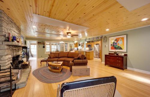 Newland House | Creekside Newland Cabin about 7 Mi to Linville Falls