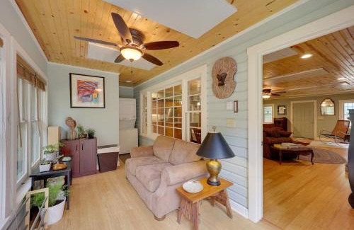 Newland House | Creekside Newland Cabin about 7 Mi to Linville Falls
