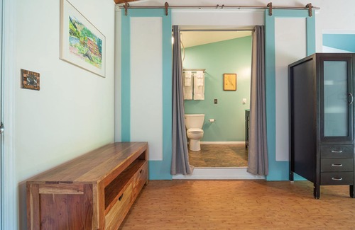 Big Bar Apartment | Creekside Studio - 1 bed/1 bath