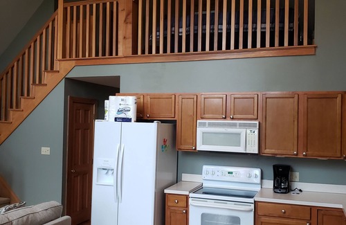 Cannelton Cabin | Creekview Cabin overlooking Deer Creek at Rocky Point with (WI-FI)