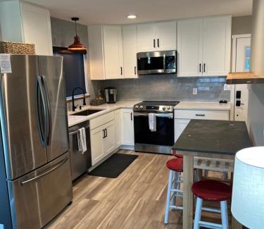 Quincy House | Crescent Bar Waterfront Home- Private Beach, Water Views, Hiking, Golf, Live Concerts
