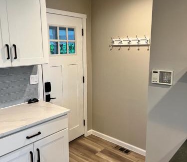 Quincy House | Crescent Bar Waterfront Home- Private Beach, Water Views, Hiking, Golf, Live Concerts