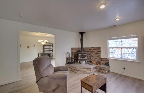 Crescent City North House | Crescent City Home with Hot Tub Half-Block to Beach