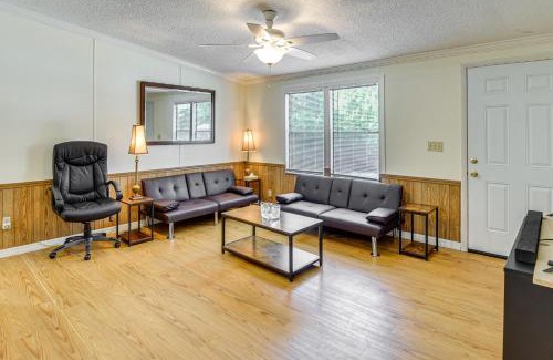 Crescent City House | Crescent City Home with Charcoal Grill Near 3 Lakes