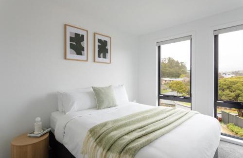 South Launceston House | Crescent Townhouse close to LGH