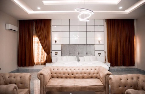 Jos Hotel | CRISPAN SUITES AND EVENT CENTER