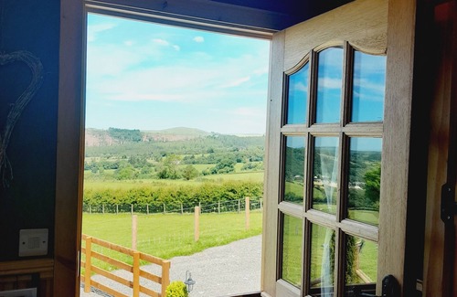 Keswick Cabin | Croft head Shepherd's hut on traditional Lakeland farm