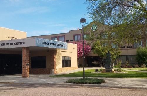 Huron Hotel | Crossroads Hotel and Huron Event Center