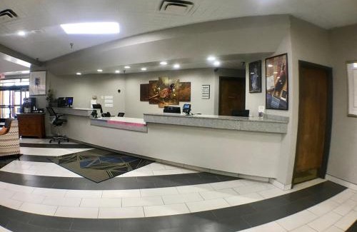 Huron Hotel | Crossroads Hotel and Huron Event Center