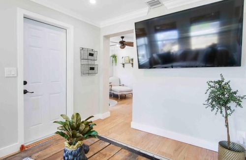 West Palm Beach House | Croton Cottage - Downtown WPB guest house