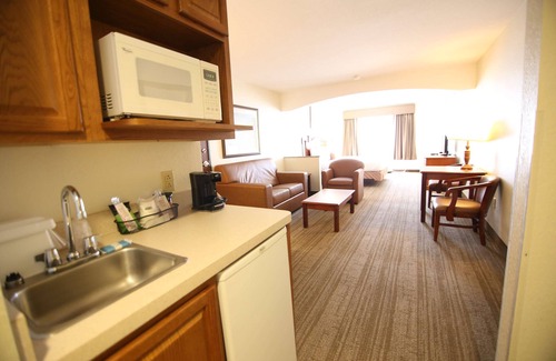 Farmington Hotel | Crown Pointe Lodge, BW Signature Collection