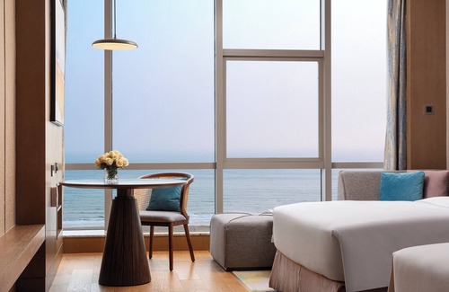 Haicheng District Hotel | Crowne Plaza Beihai Silver Beach by IHG