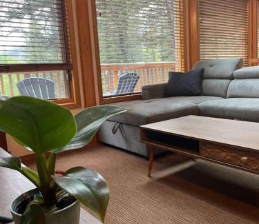 Crowsnest Pass House | Crowsnest River Chalet - Yeti
