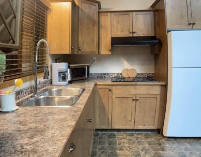 Crowsnest Pass House | Crowsnest River Chalet - Yeti