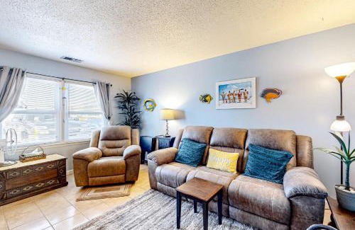 Atlantic Beach Apartment | Crystal Coast Charmer