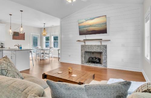 Newport House | Crystal Coast Charmer