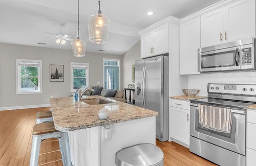 Newport House | Crystal Coast Charmer