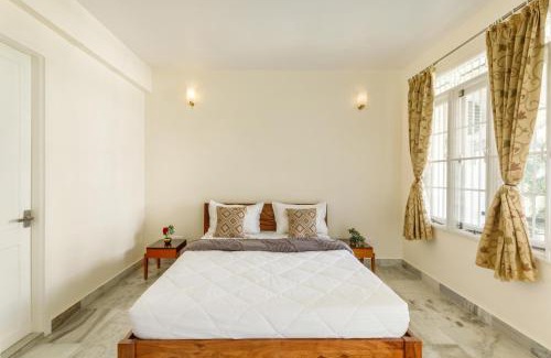 Ulsoor Apartment | Crystal Edge Apartment by Red OliveOff MG Road