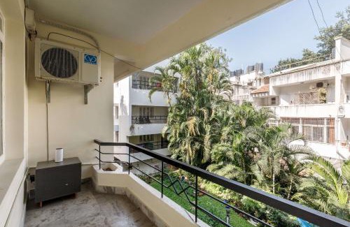 Ulsoor Apartment | Crystal Edge Apartment by Red OliveOff MG Road