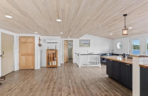 Hart House | Crystal Lake Cottage