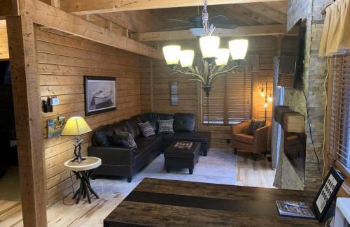 Thompsonville House | Crystal Mountain Cabin-Shuttle Pass Included!