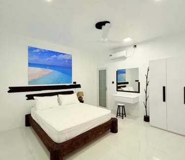 Milandhoo Bed & Breakfast | Crystal sea inn