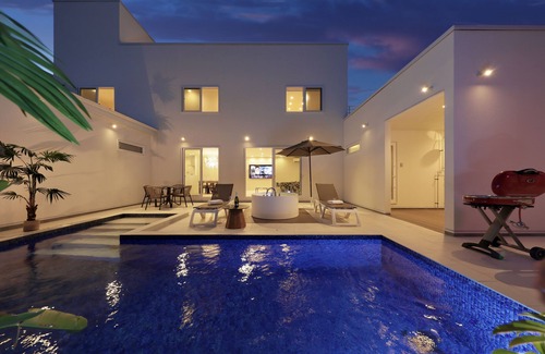 Tsubaki Onsen Villa | Crystal Villa SHIRARAHAMA BEACH